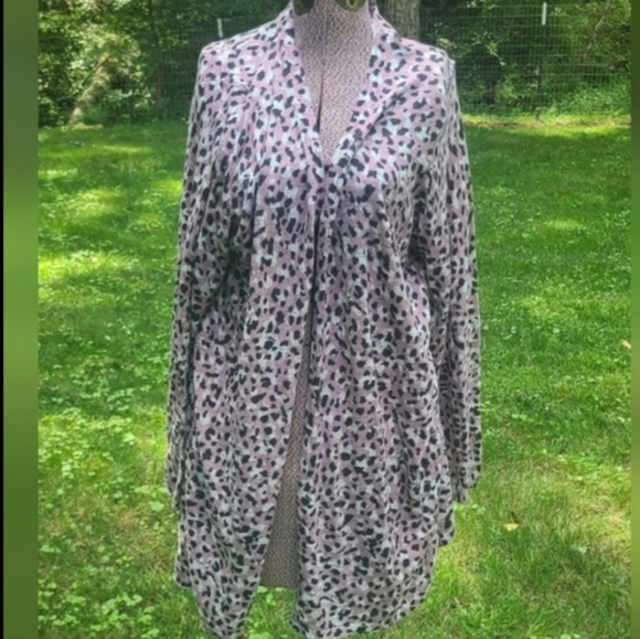 torrid Sweaters - Torrid Womens Leopard Mauve Shadow Long Sleeve open Cardigan Size 2 2X 18-20